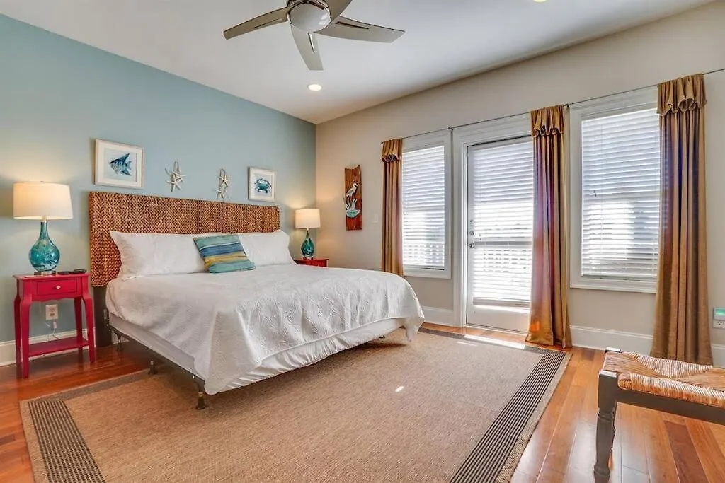 Semesterbostad Amzg Gulf View,4 Bd/3.5 Bath Home, Pvt Heated Pool Panama City Beach